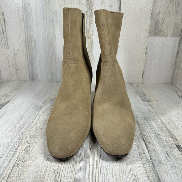New Blondo Waterproof Tan Cow Suede Bootie #426 - Picture 4 of 11